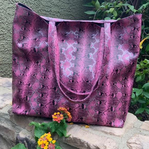 Saks fifth Avenue Pink snakeskin tote - Picture 14 of 16